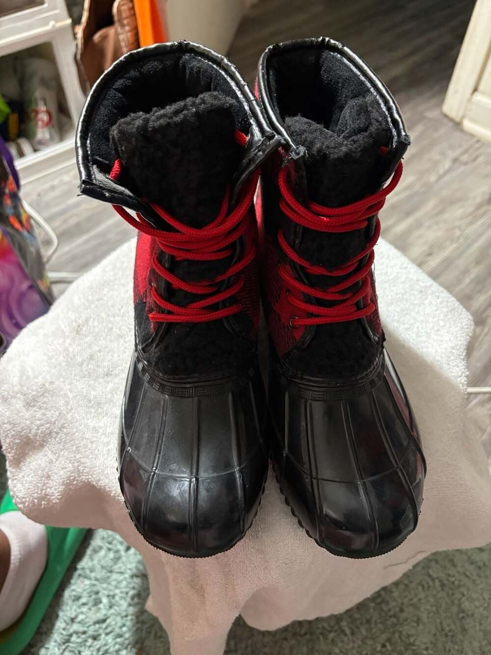 Sugar SGR-Skipper Size 6M Red Black Buffalo Plaid Duck Boots